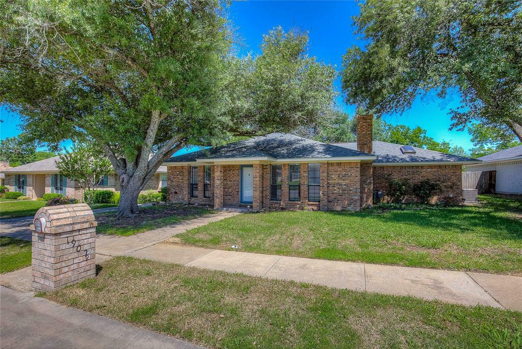 Property Photo:  1902 Ramblewood Court  TX 75482 