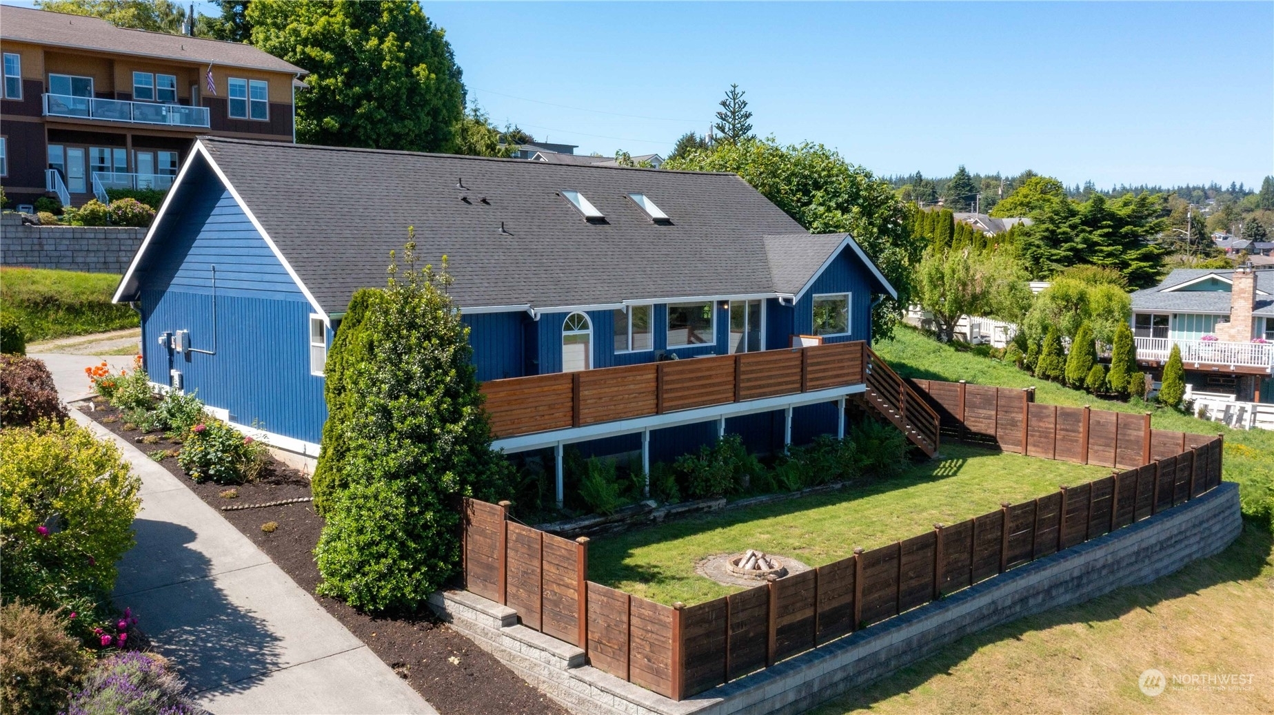 Property Photo:  513 37th Street  WA 98221 