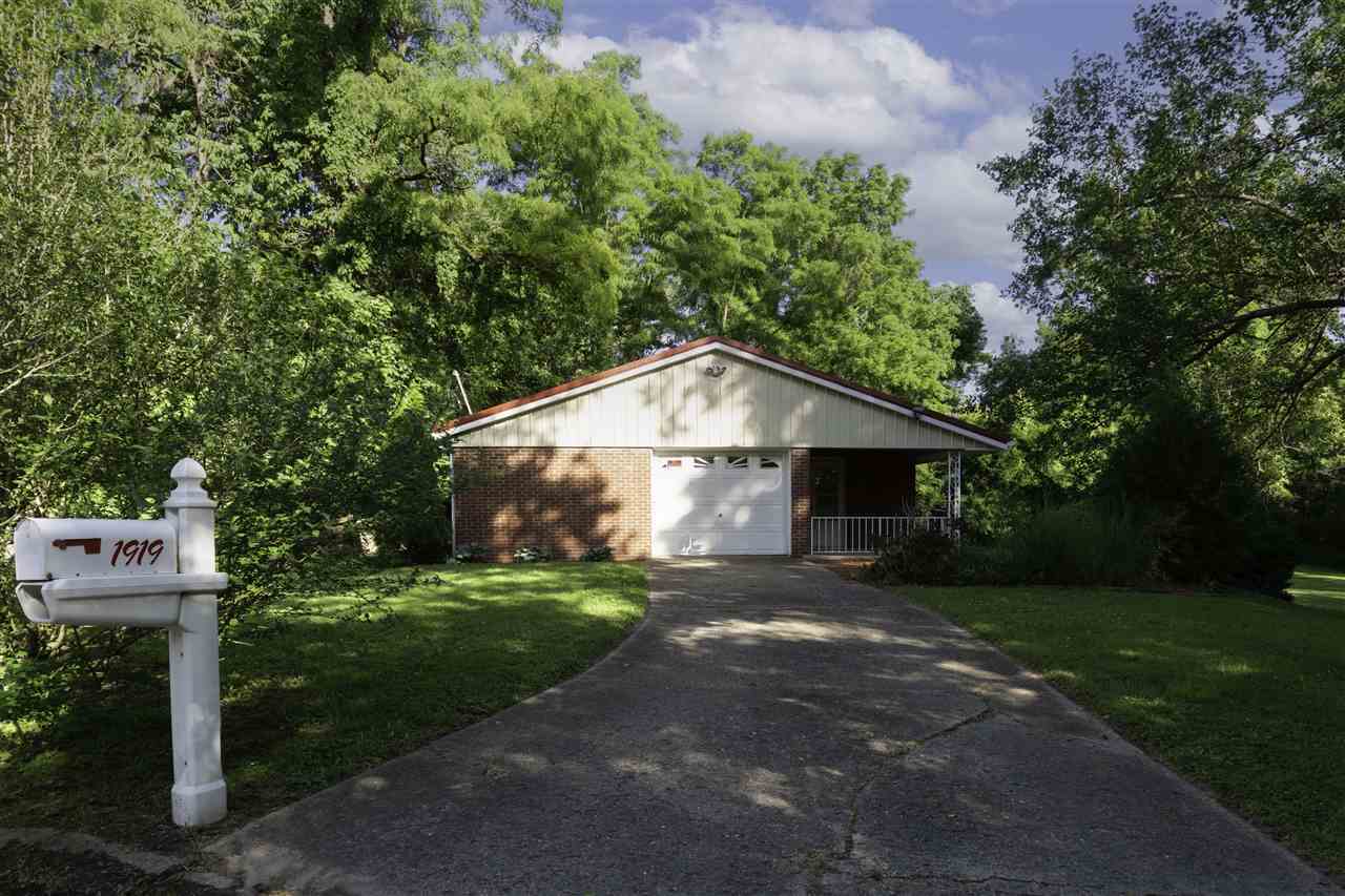 Property Photo:  1919 Western Dr  IN 47374 