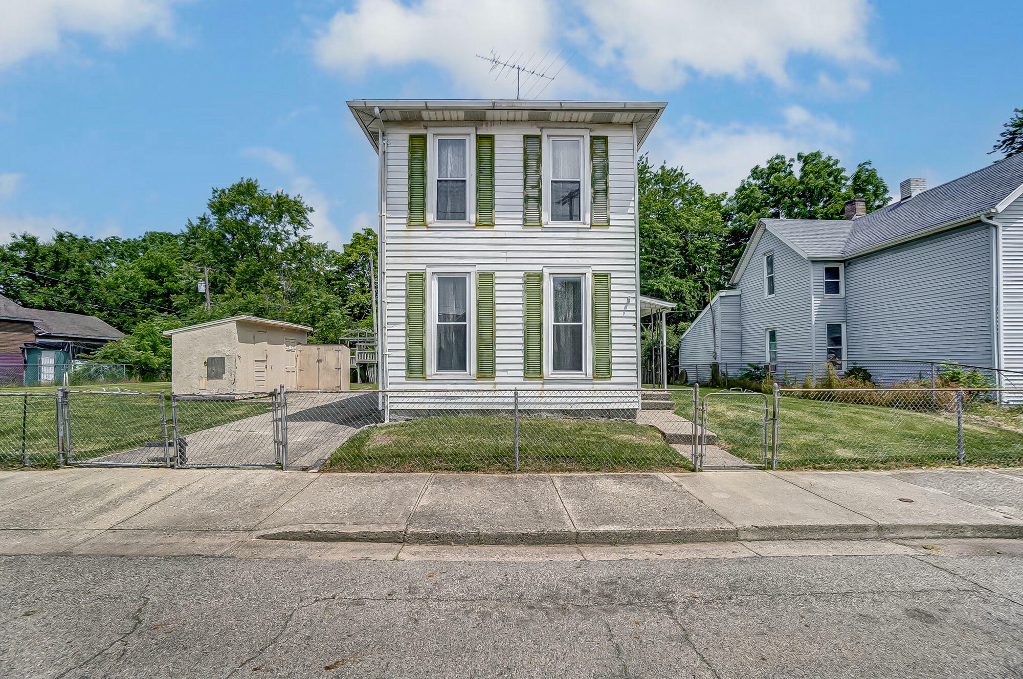 Property Photo:  558 E Pleasant Street  OH 45505 