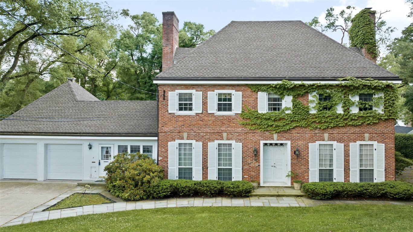 Property Photo:  9 Vincent Court  NY 13905 