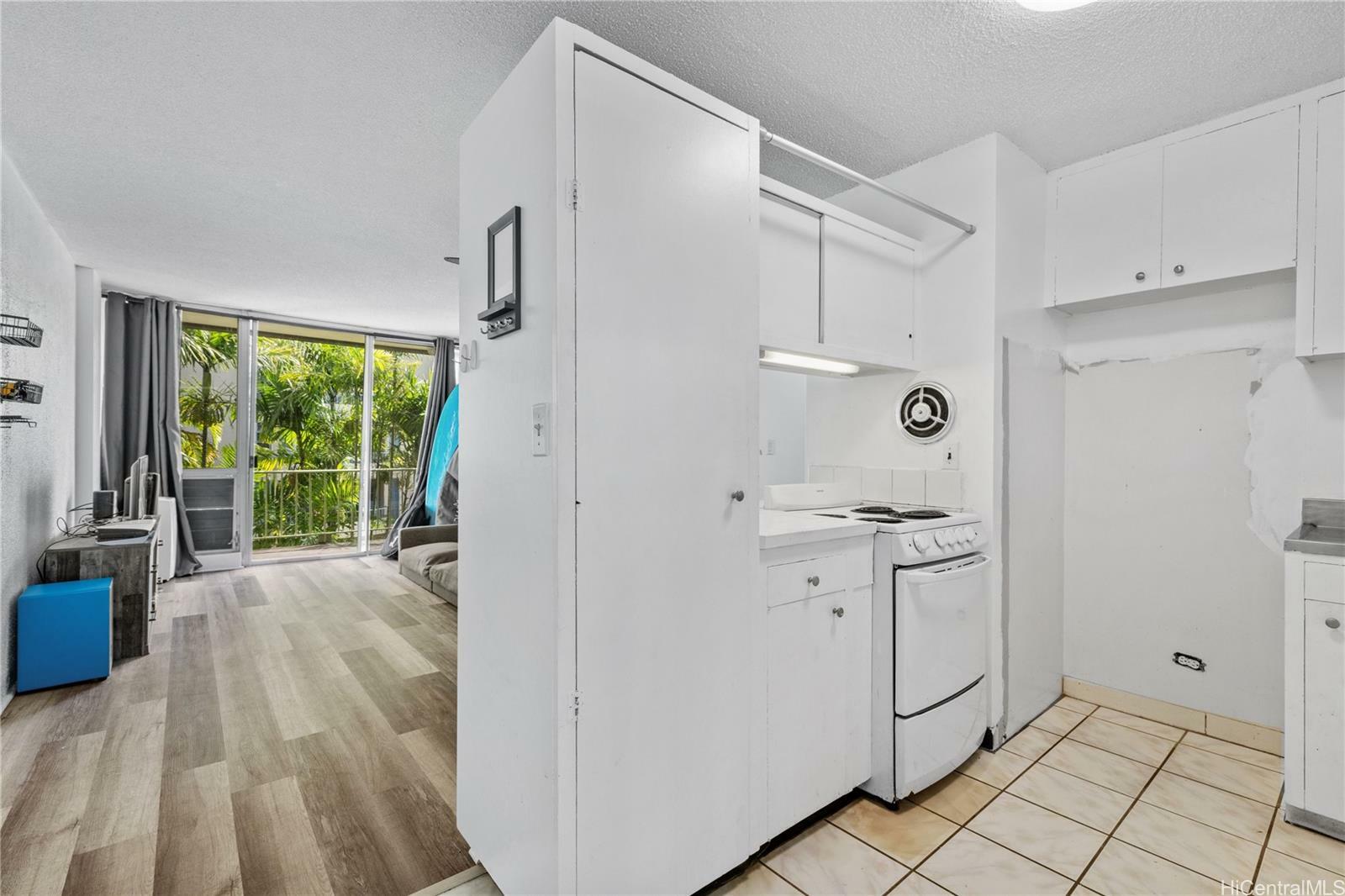 Property Photo:  1505 Kewalo Street 302A  HI 96822 