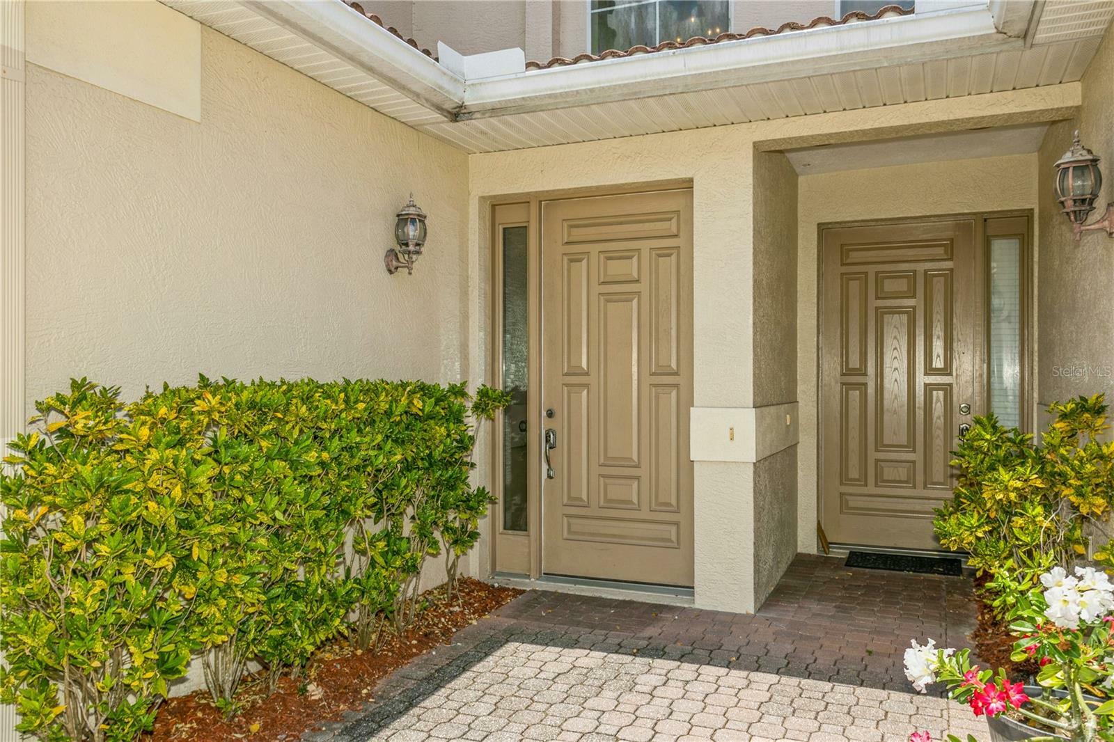 Property Photo:  10426 La Mirage Court  FL 33615 