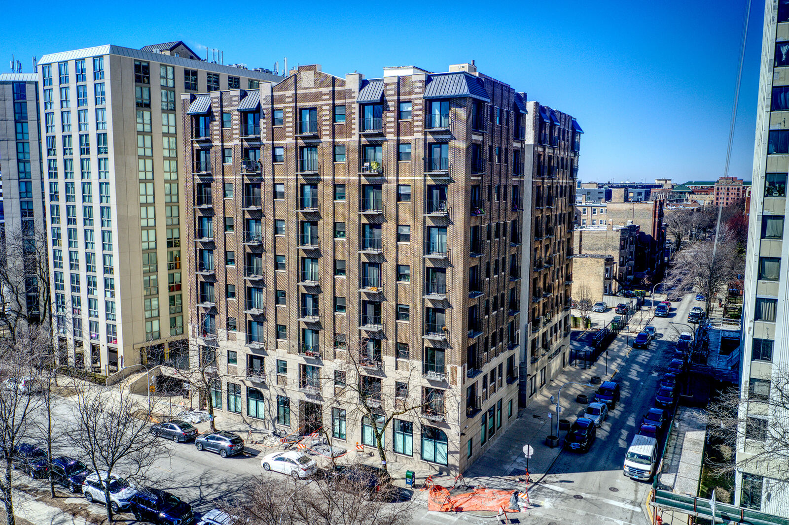 Property Photo: 4520 N Clarendon Avenue 408 IL 60640