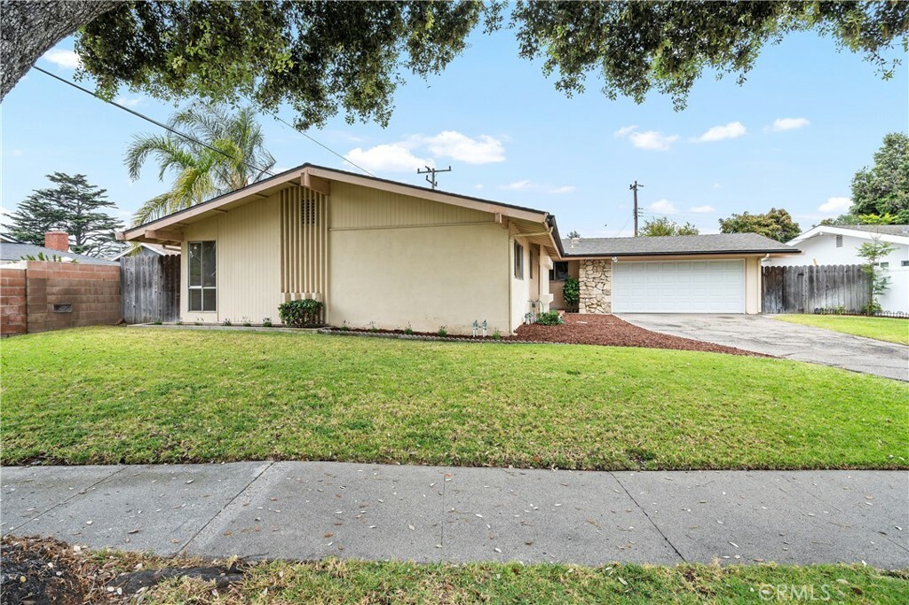 Property Photo:  1962 Hobart Drive  CA 93010 