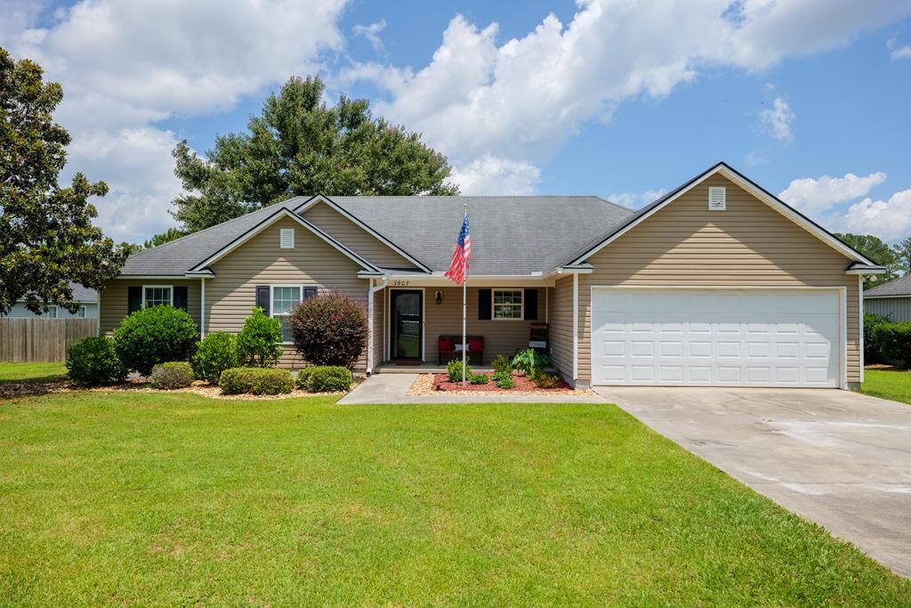 Property Photo: 3907 Cobblestone Way GA 31605