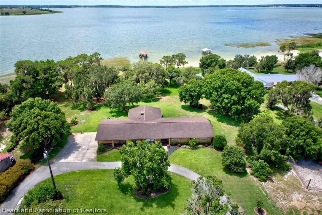 Property Photo:  518 Lake Mirror Drive  FL 33852 