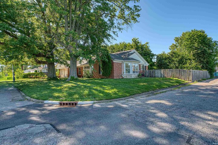 3 bed Evansville home for sale 5112 Sweetser Avenue, Evansville, IN