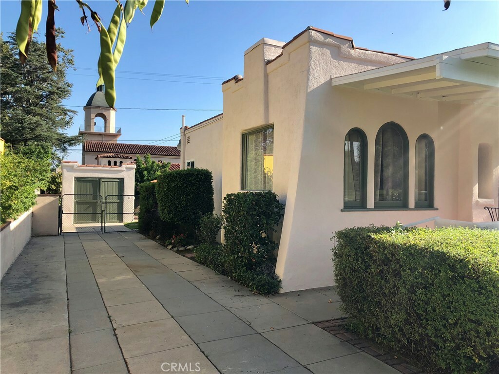 Property Photo:  2030 Jefferson Drive  CA 91104 