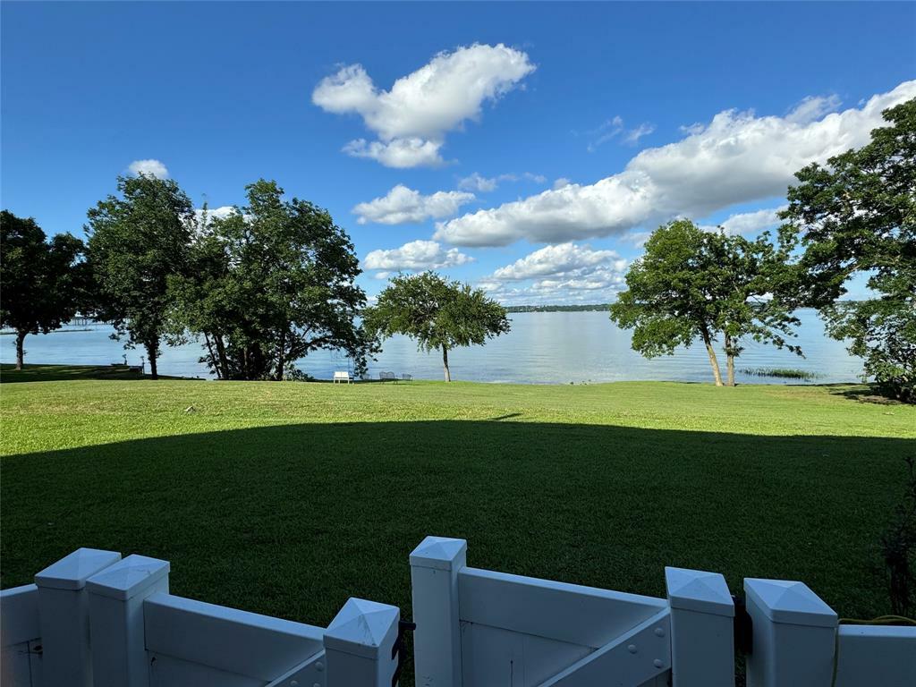 Property Photo:  9961 Waterfront Trail 9961  TX 75087 