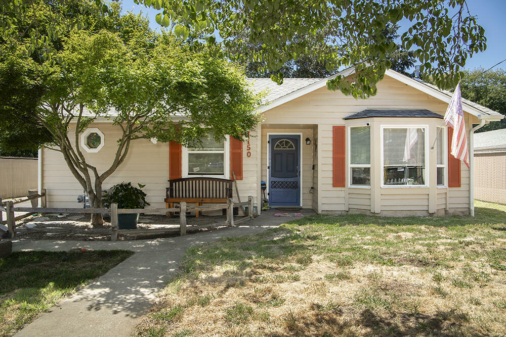 Property Photo:  1150 SW Greenwood Avenue  OR 97526 