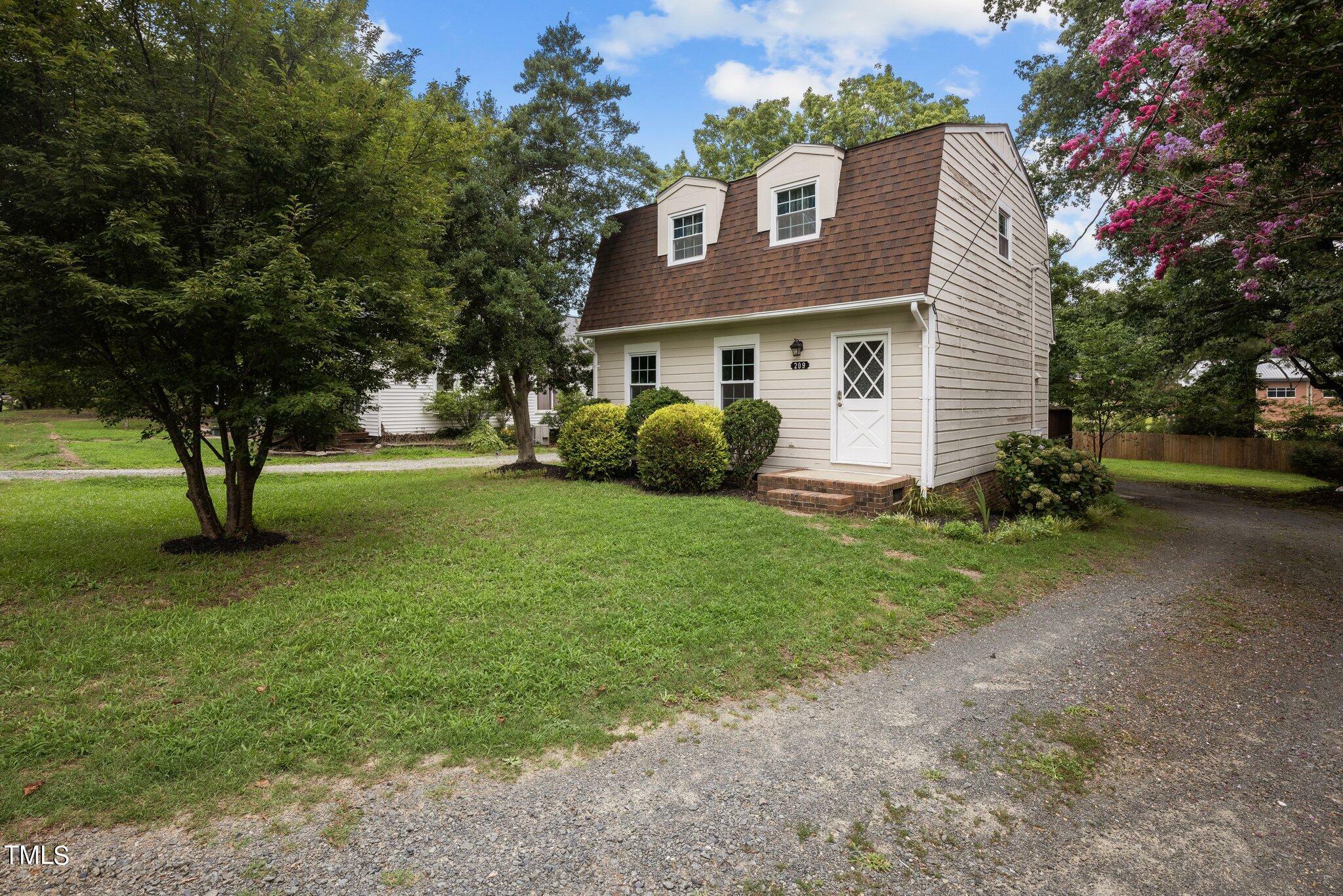 Property Photo:  209 Park Avenue  NC 27522 