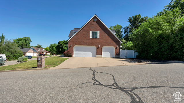 Property Photo:  385 S Glen Cir  UT 84037 