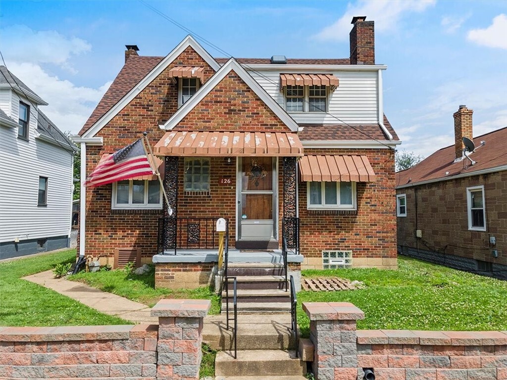 Property Photo:  126 1st St  PA 15225 