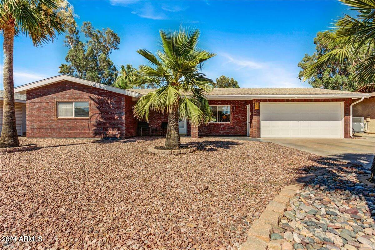 Property Photo:  817 S Longwood Loop  AZ 85208 