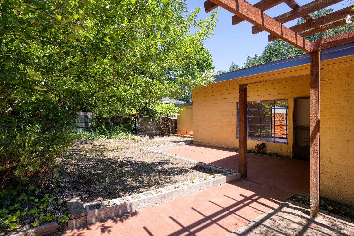 Property Photo:  17554 River Lane  CA 95446 