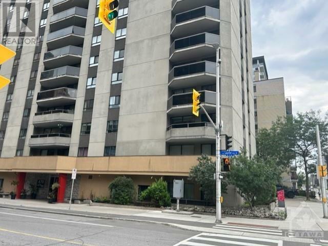 Property Photo:  470 Laurier Avenue West 1703  ON K1R 7W9 