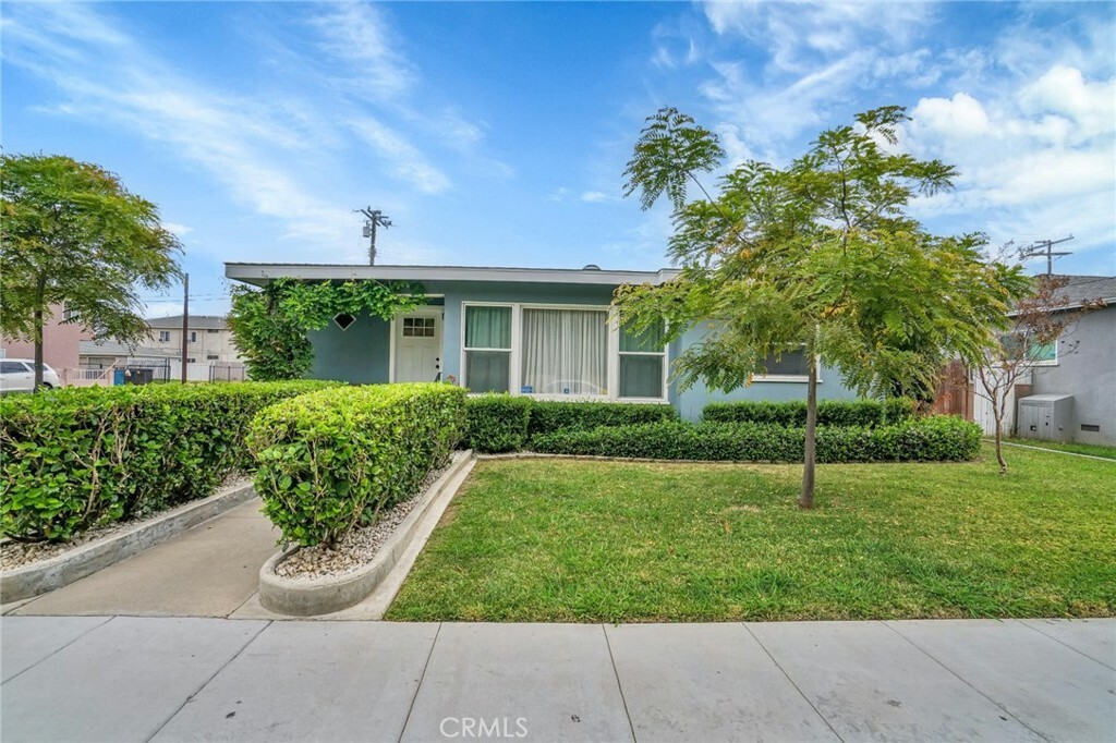 Property Photo:  3340 E 67th Street  CA 90805 