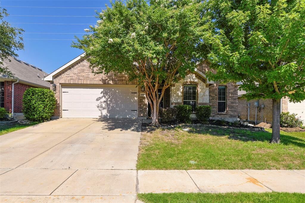 Property Photo: 15733 Landing Creek Lane TX 76262