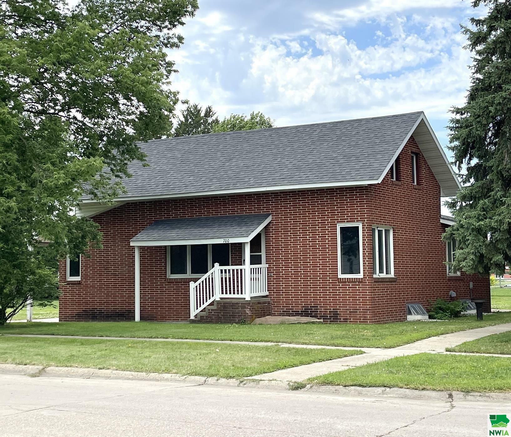 Property Photo:  700 7th Street  IA 51040 