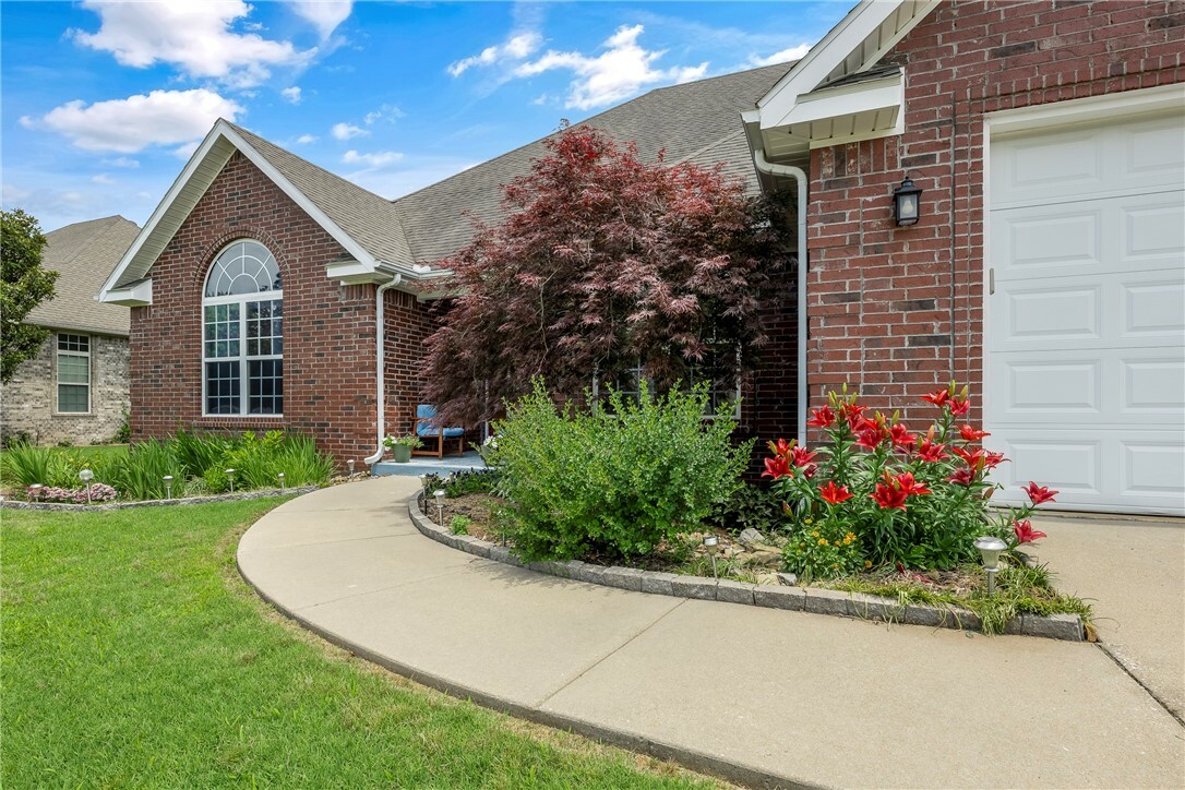 Property Photo:  2010 S Pumpkin Ridge Drive  AR 72701 