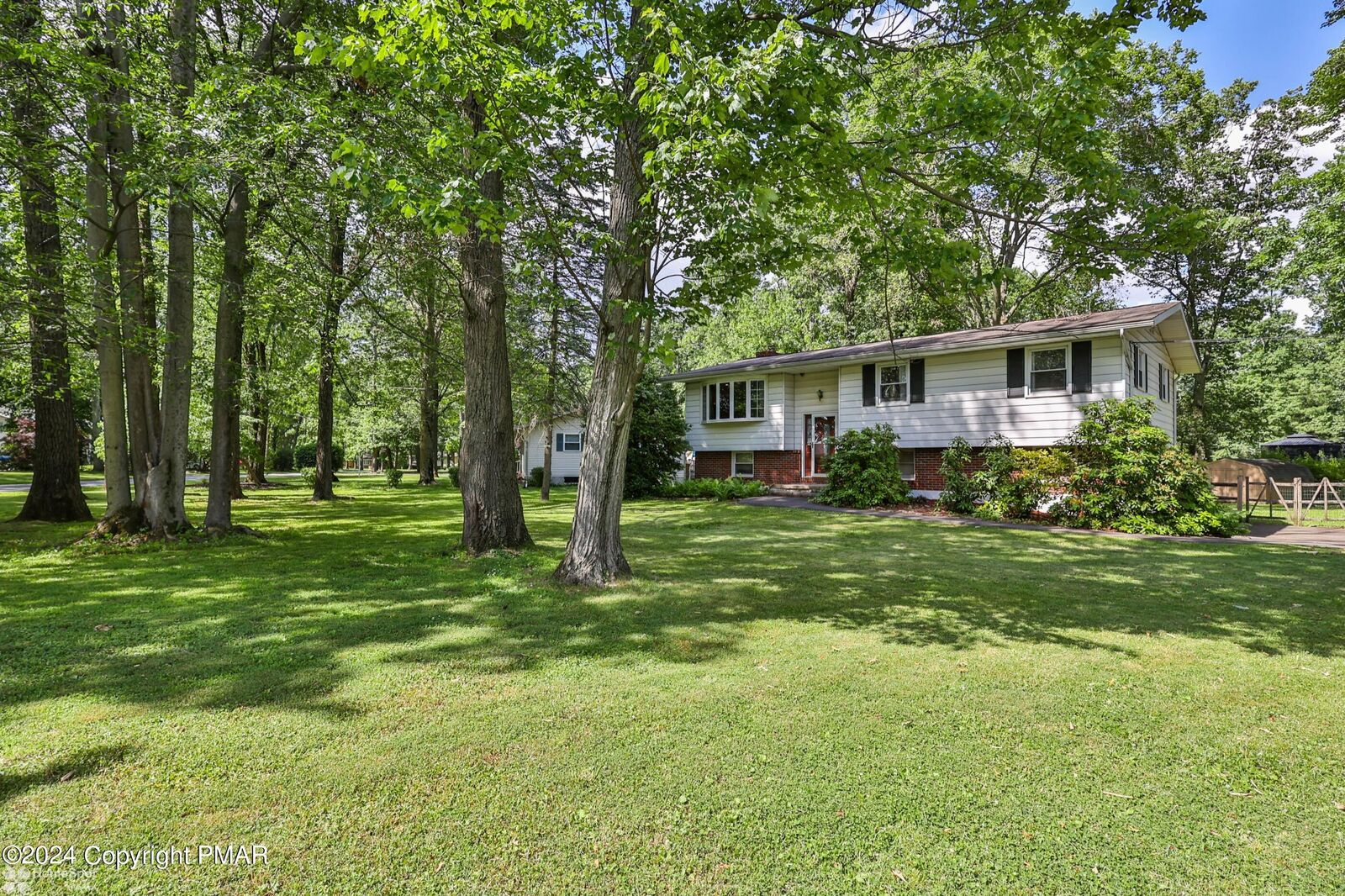 Property Photo: 194 Beechwood Lane PA 18014