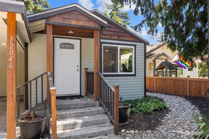 Property Photo: 12046 Hiram Place NE WA 98125