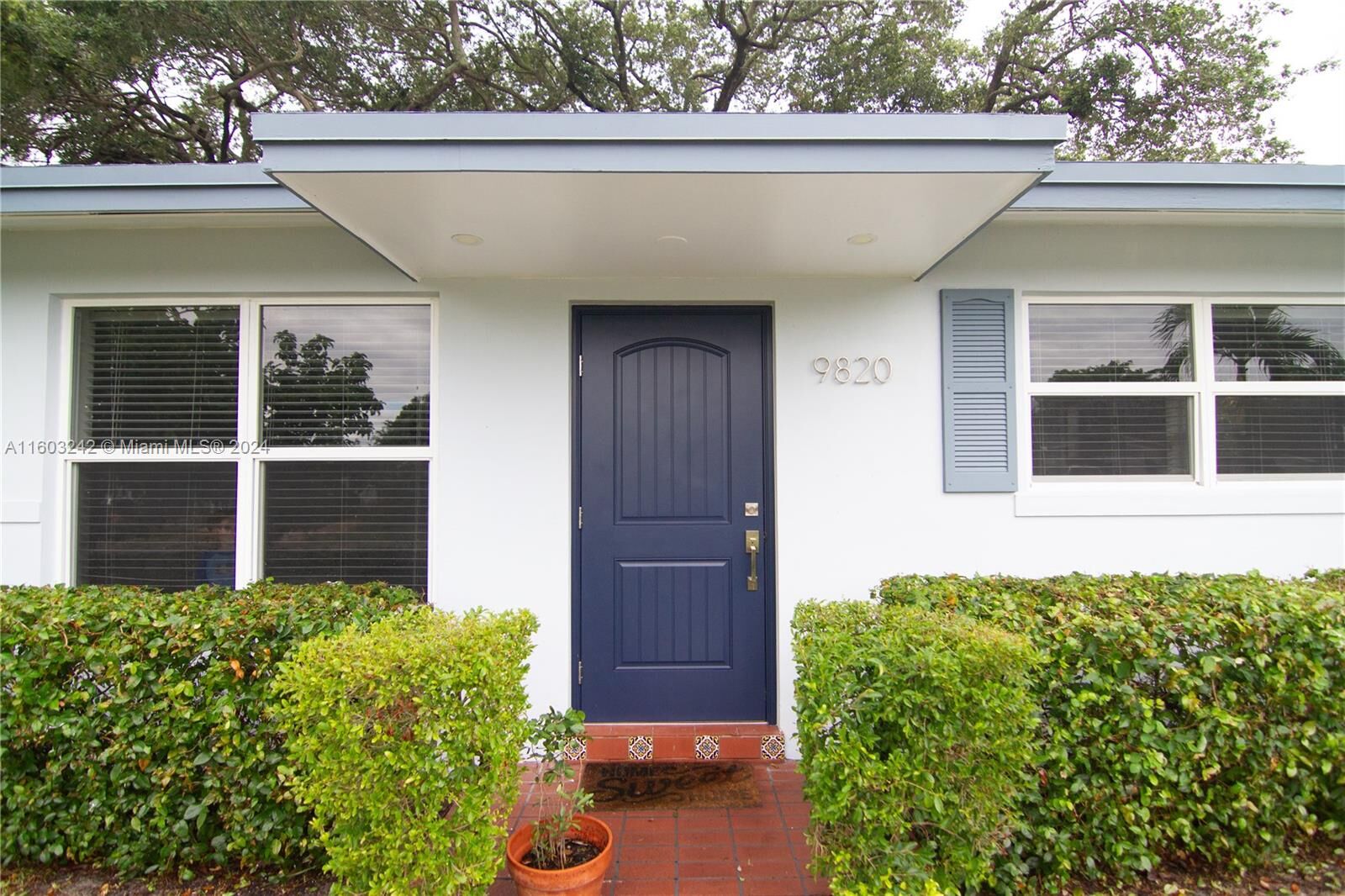 Property Photo:  9820 SW 83rd St  FL 33173 