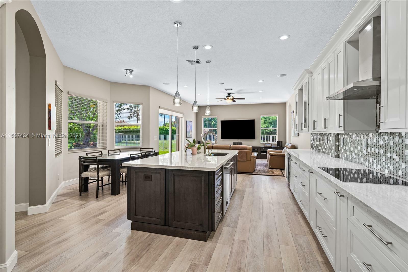 3695 W Gardenia Ave  Weston FL 33332 photo