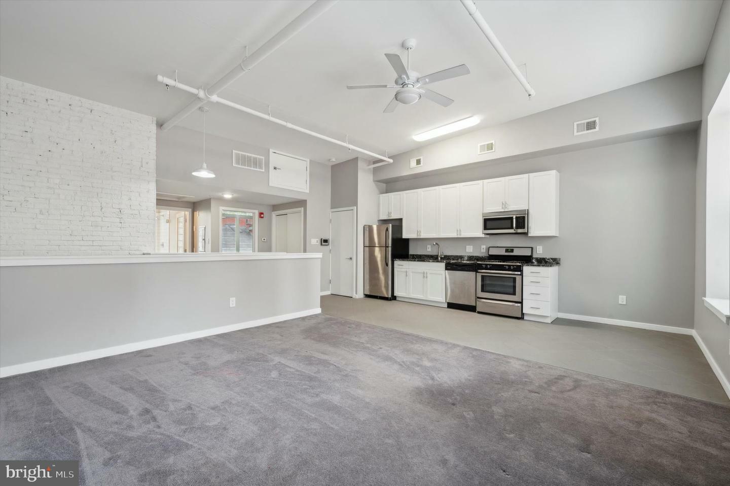 Property Photo:  1720 Sansom Street 3  PA 19103 