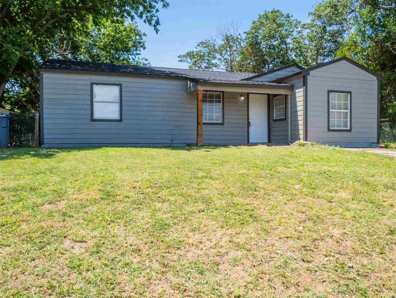 Property Photo:  2718 SW G Ave  OK 73505 