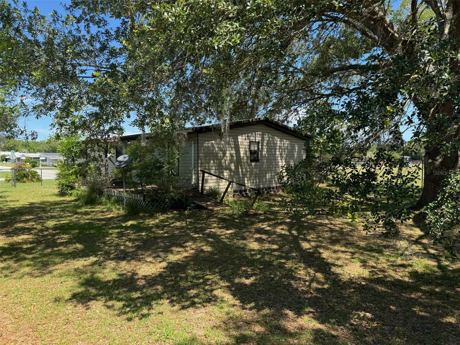 Property Photo:  105 NE 66th Court  FL 34470 