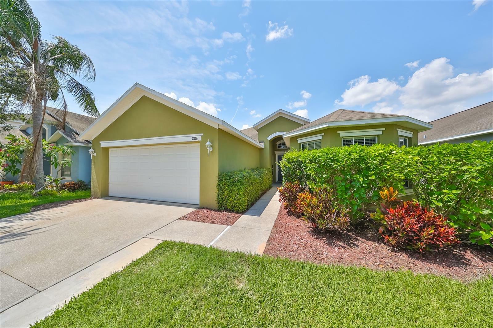 Property Photo:  8116 Alamosa Wood Avenue  FL 33573 