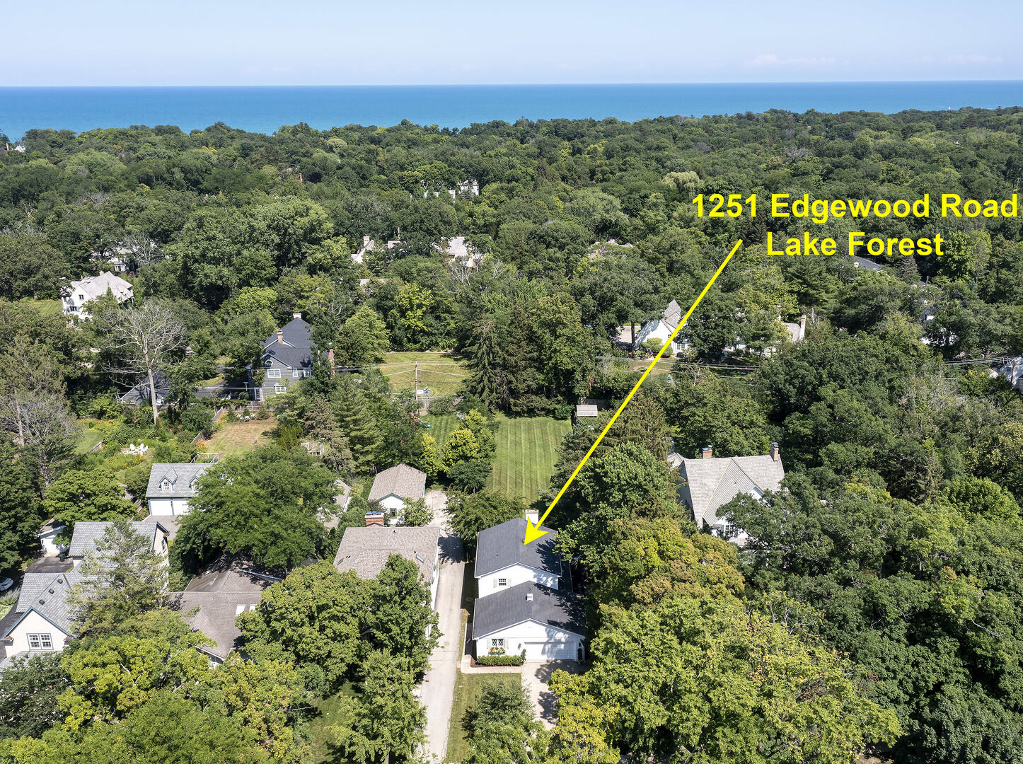Property Photo: 1251 Edgewood Road IL 60045