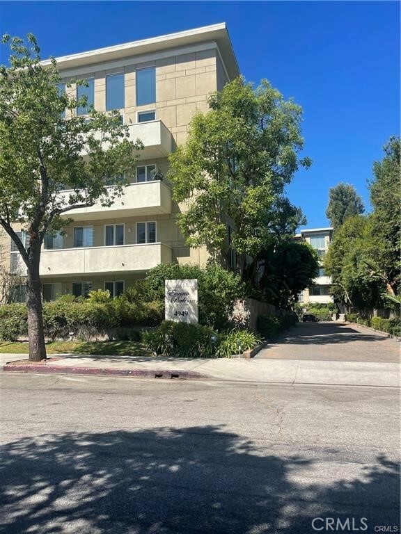 4949 Genesta Avenue 406  Encino CA 91316 photo