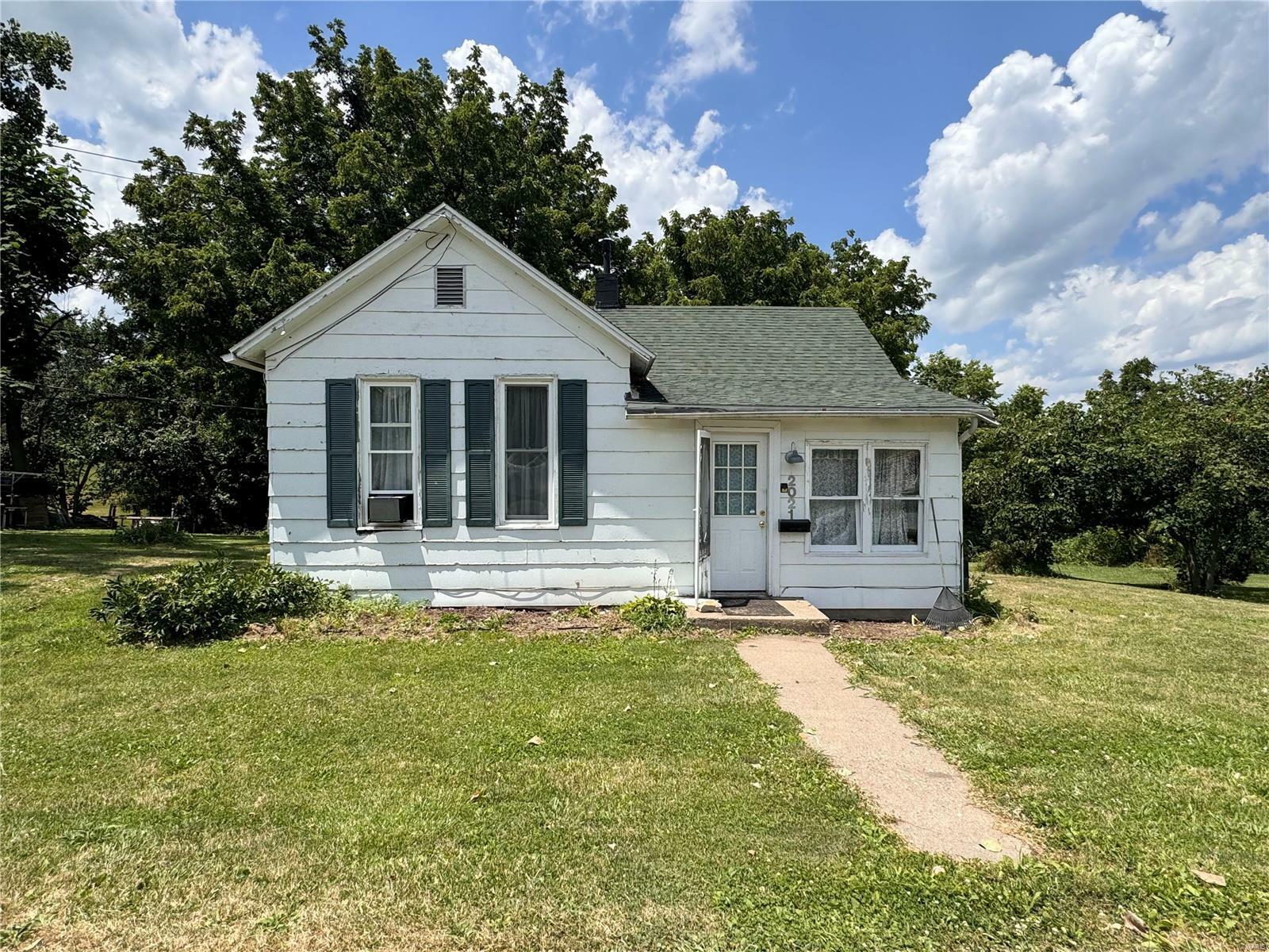 Property Photo:  2021 Crescent Street  MO 63401 