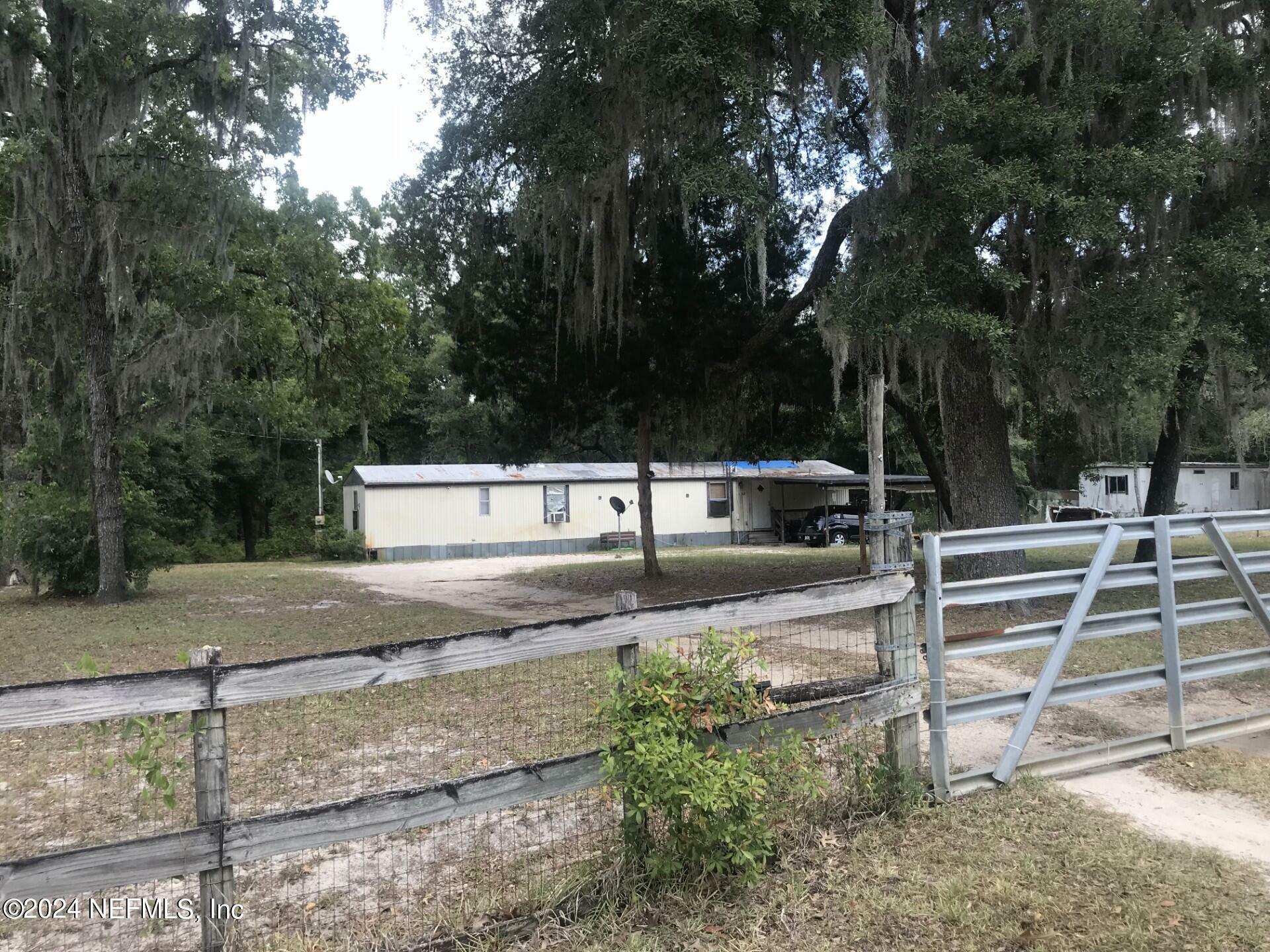 Property Photo:  132 Woodland Lane  FL 32640 