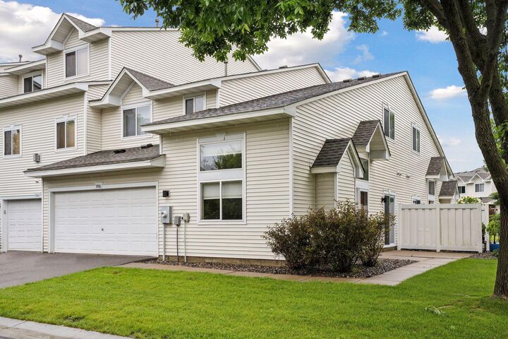 8986 Sawgrass Glen  Maple Grove MN 55311 photo