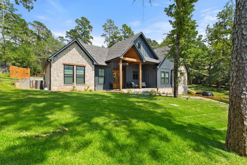 Property Photo:  423 Lakeview Drive  TX 75771 