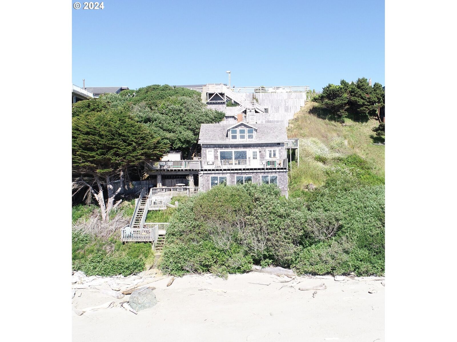MLS#24270291: 1490 Beach Loop Dr SW, Bandon, OR 97411