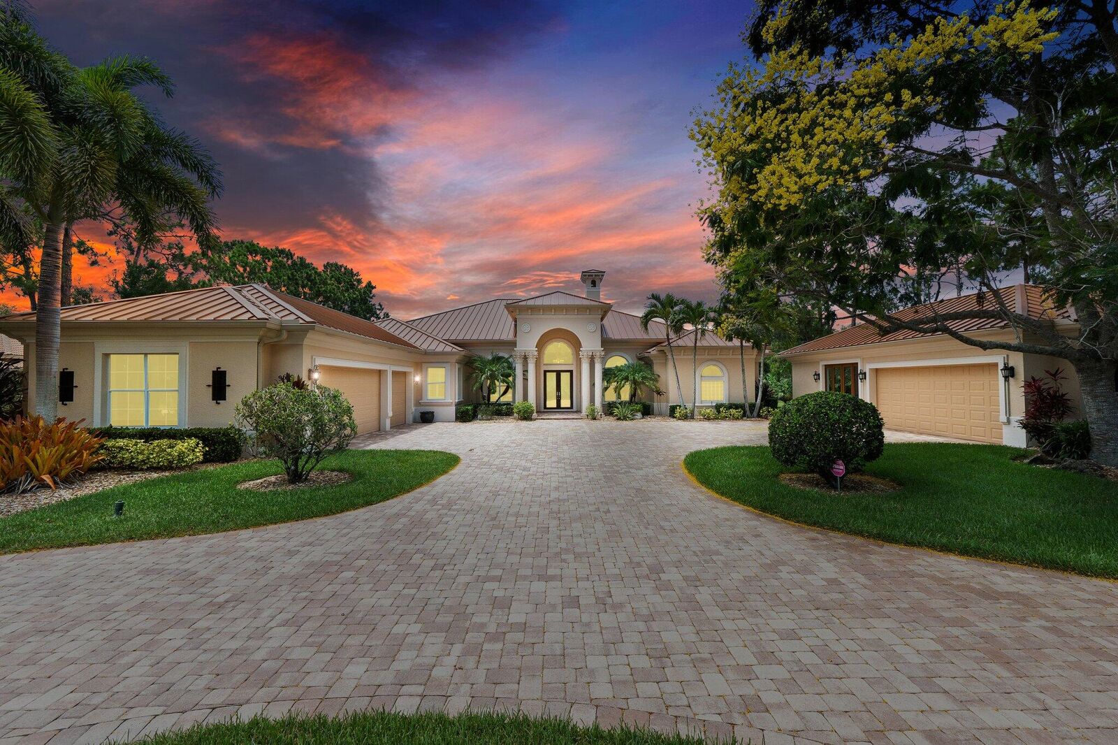 Property Photo: 9619 Enclave Circle FL 34986