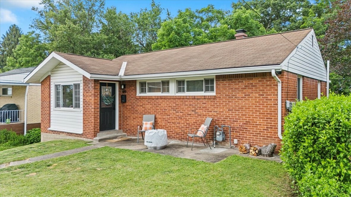 Property Photo:  419 Dunbar Drive  PA 15235 