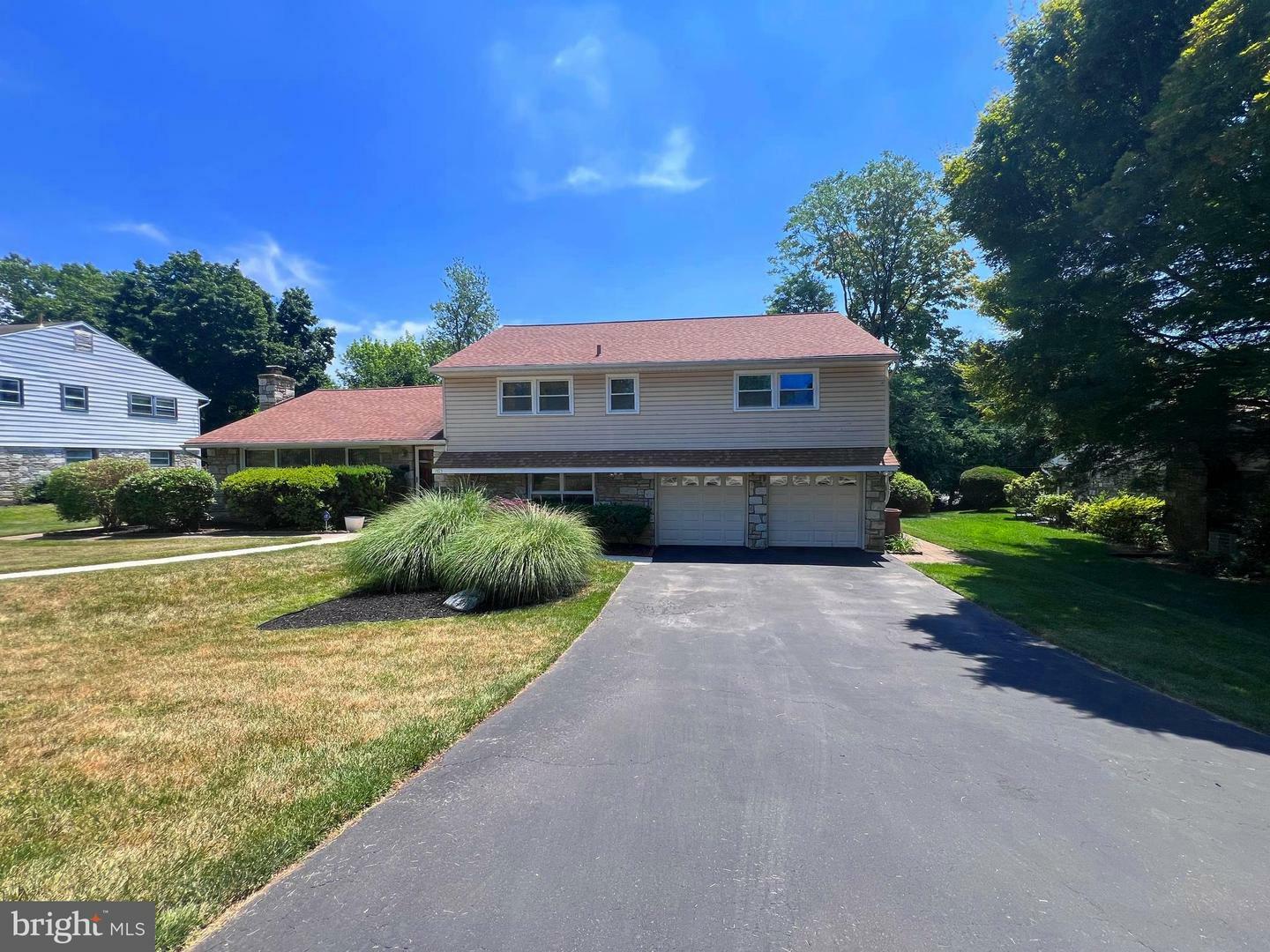 Property Photo: 7613 Lycoming Avenue PA 19027