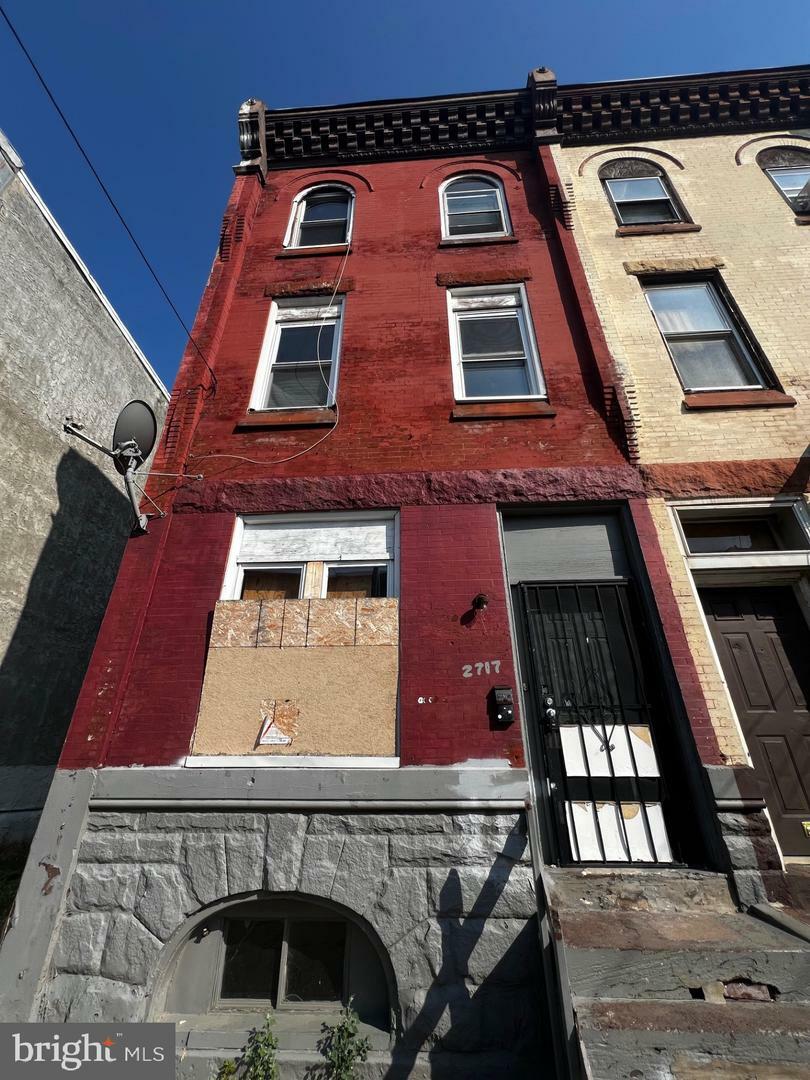Property Photo:  2717 W Glenwood Avenue  PA 19121 