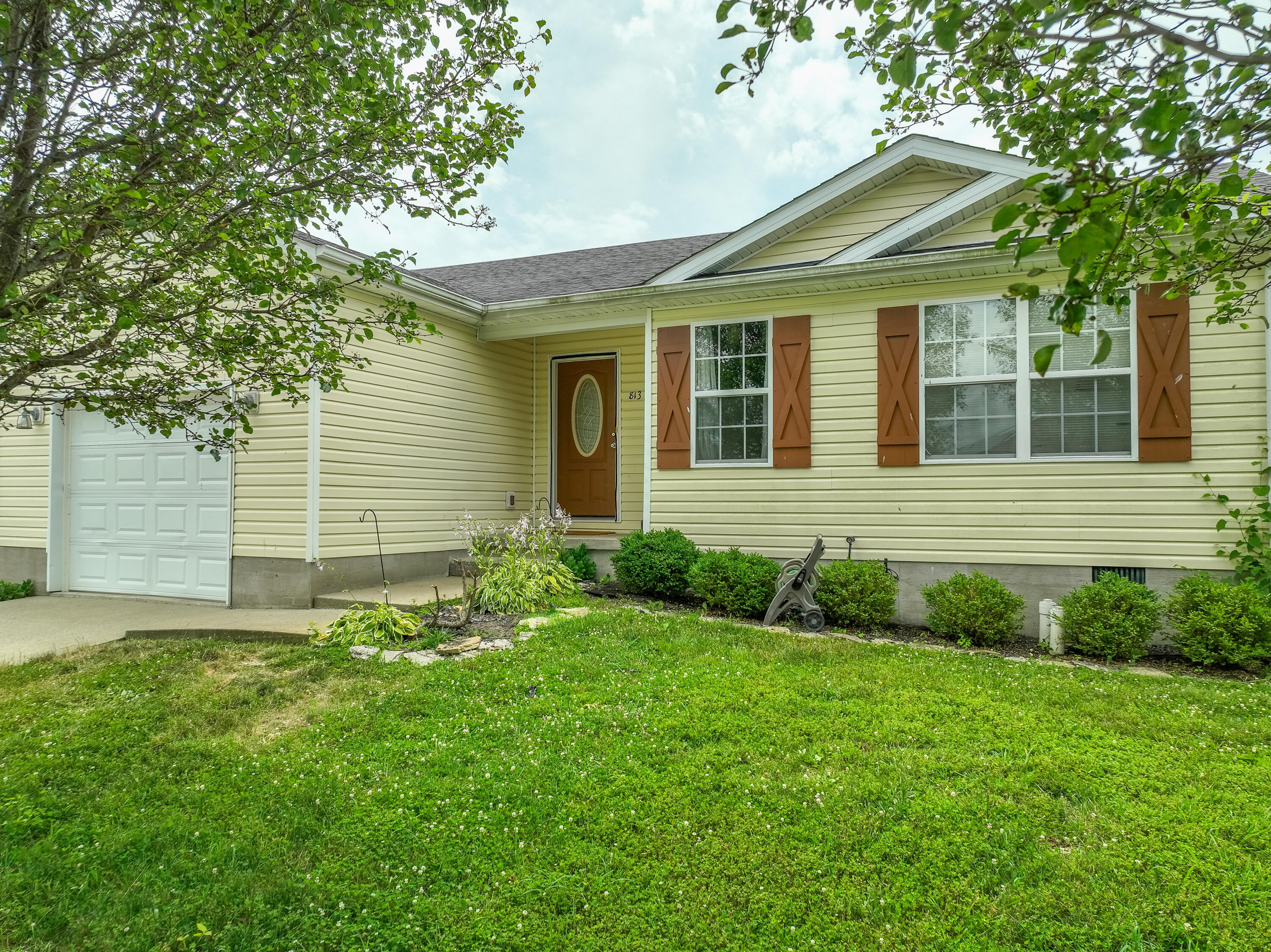 Property Photo:  813 Darby Lane  KY 40403 