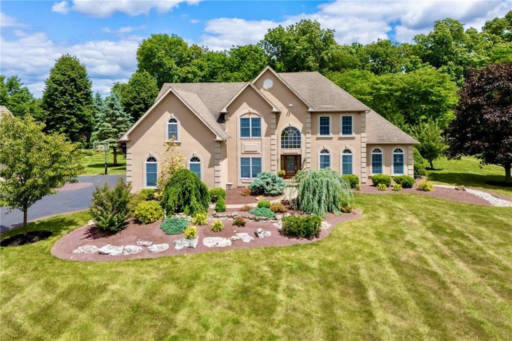 Property Photo: 430 Hemlock Lane PA 18064