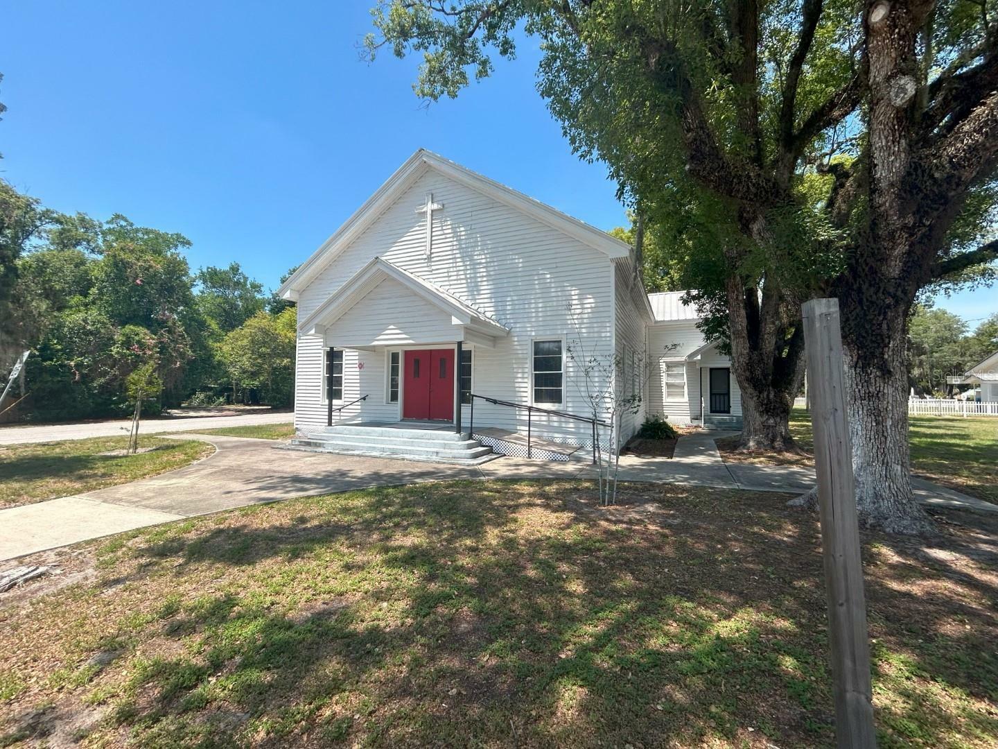 Property Photo:  3310 Moores Lake Road  FL 33527 