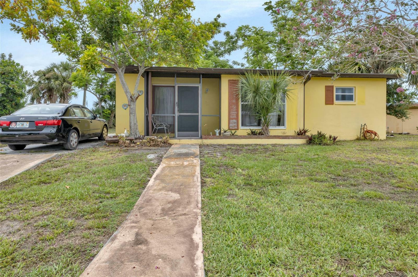 Property Photo:  22283 Hernando Avenue  FL 33952 