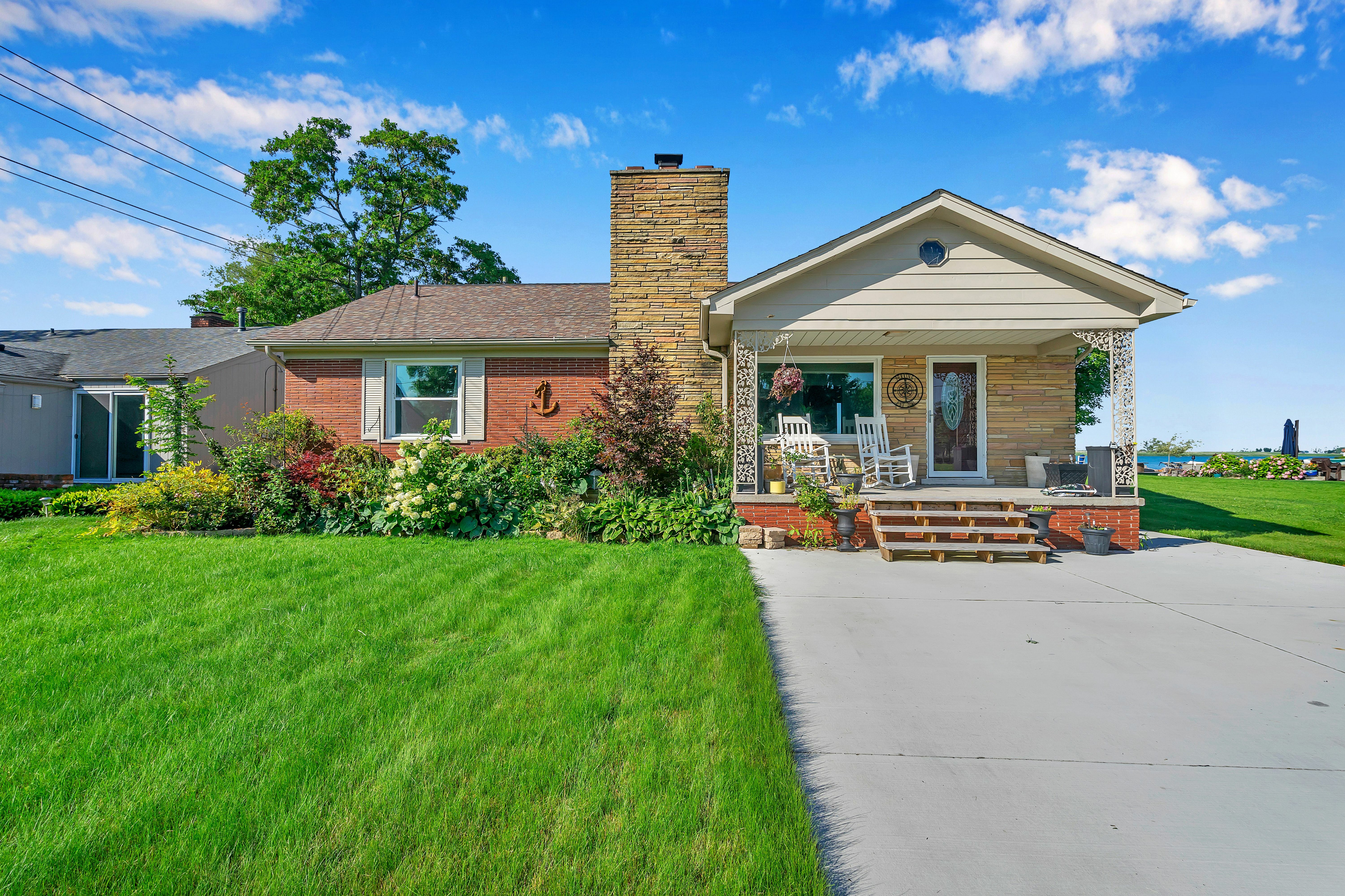 Property Photo:  7995 Colony Drive  MI 48001 4117 