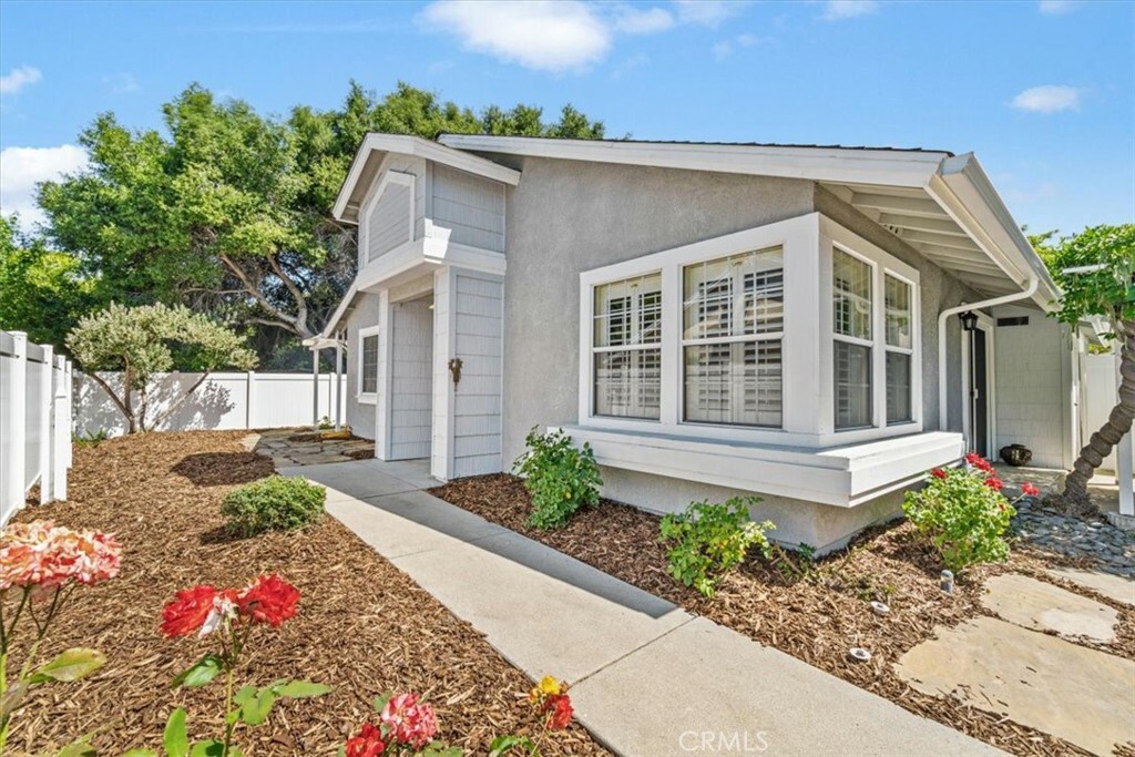 Property Photo:  942 Bluebell Way 25  CA 93401 